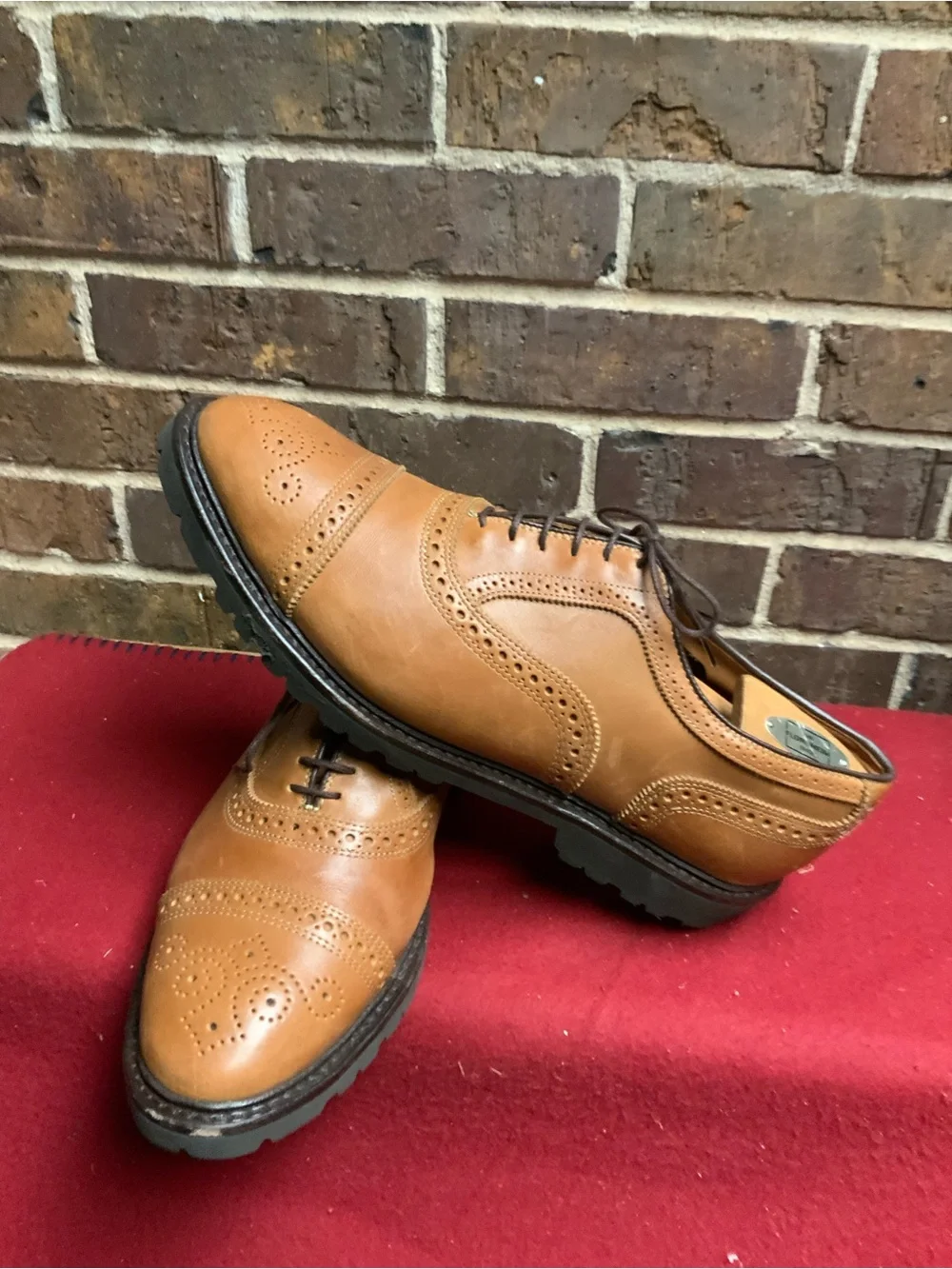 Men's Tan Leather Brogue Derby Shoes - Durable Lug Sole Oxford